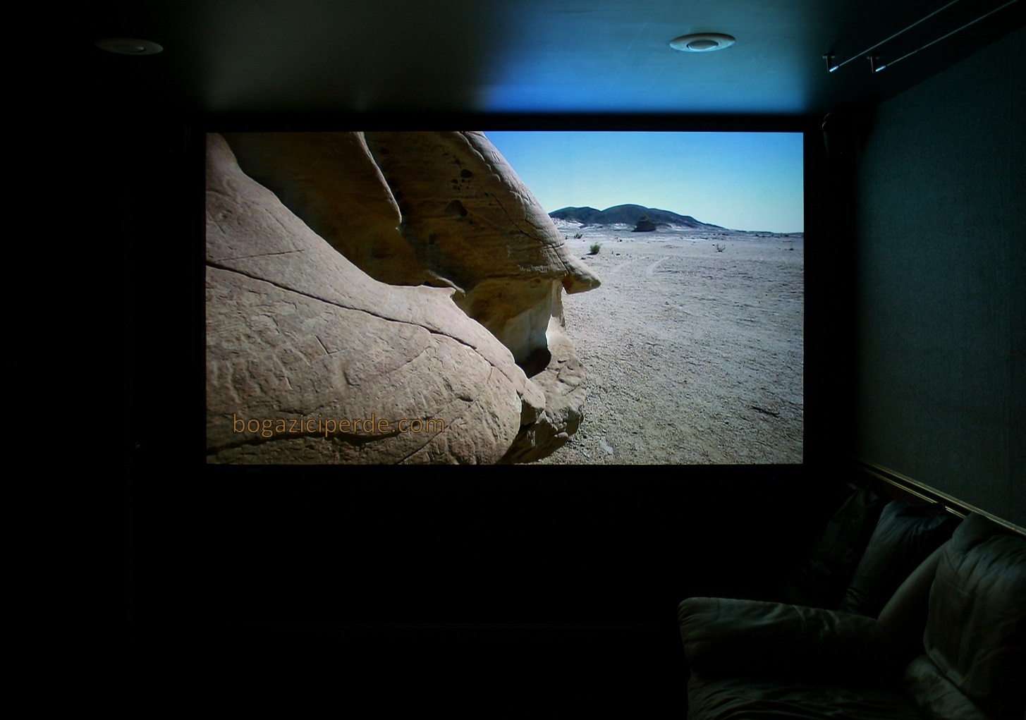 Home cinema projeksiyon perdesi